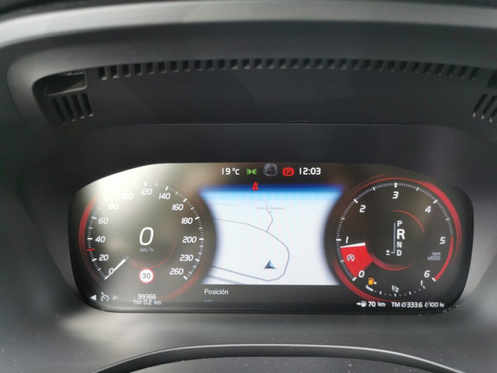 VOLVO XC60 2.0 D4 AWD Momentum Auto 5p